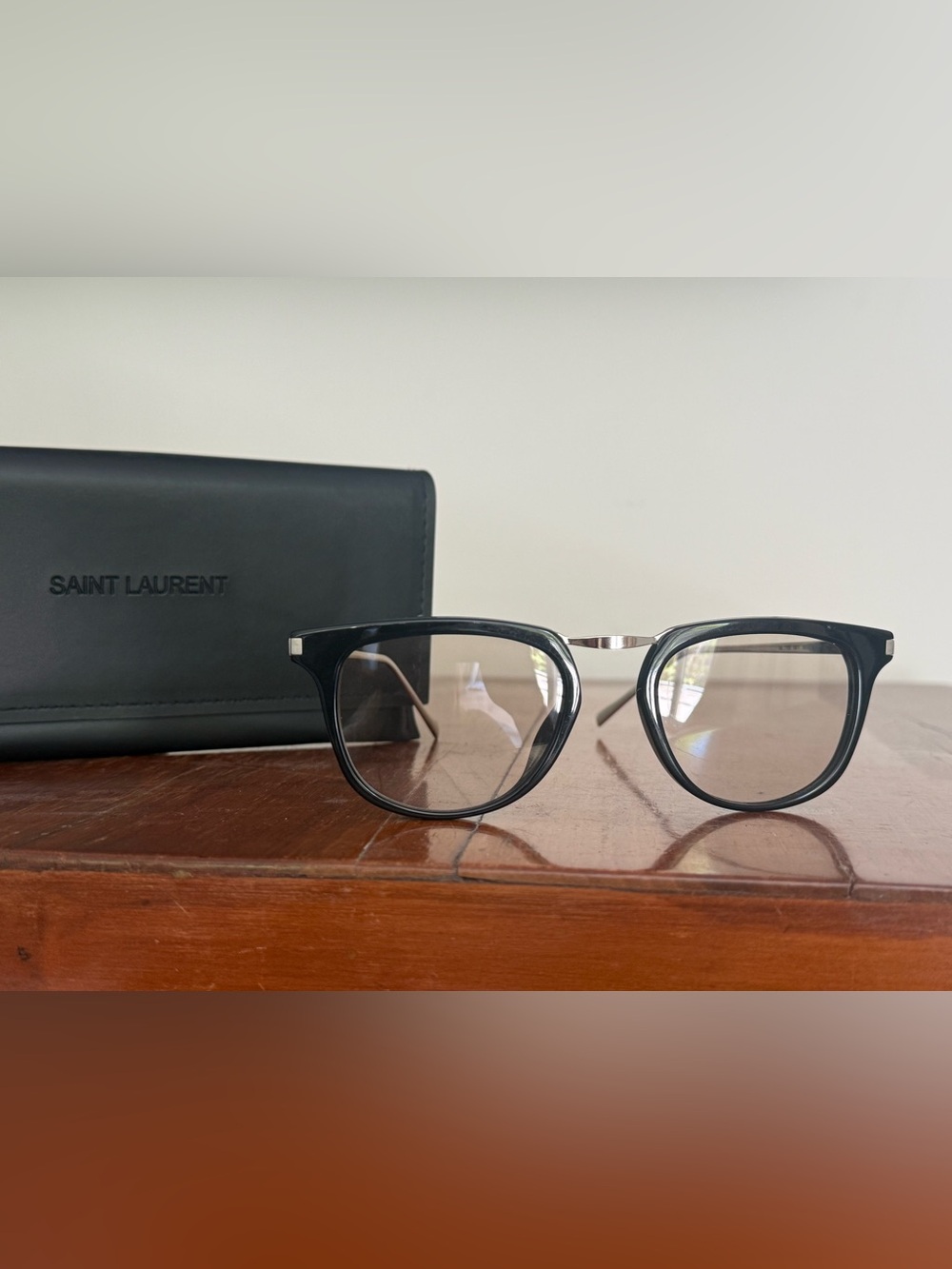 SAINT LAURENT unisex sunglasses black w/ tinted lenses